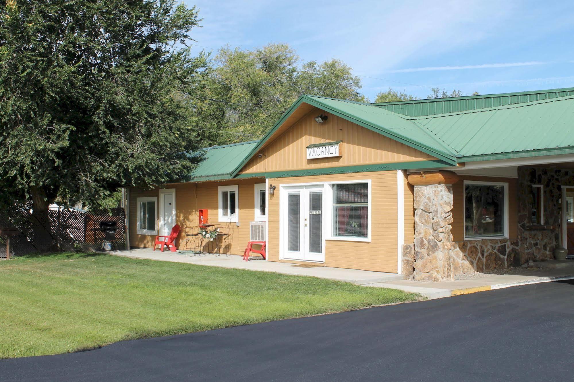 Western Star Inn Райфъл Екстериор снимка