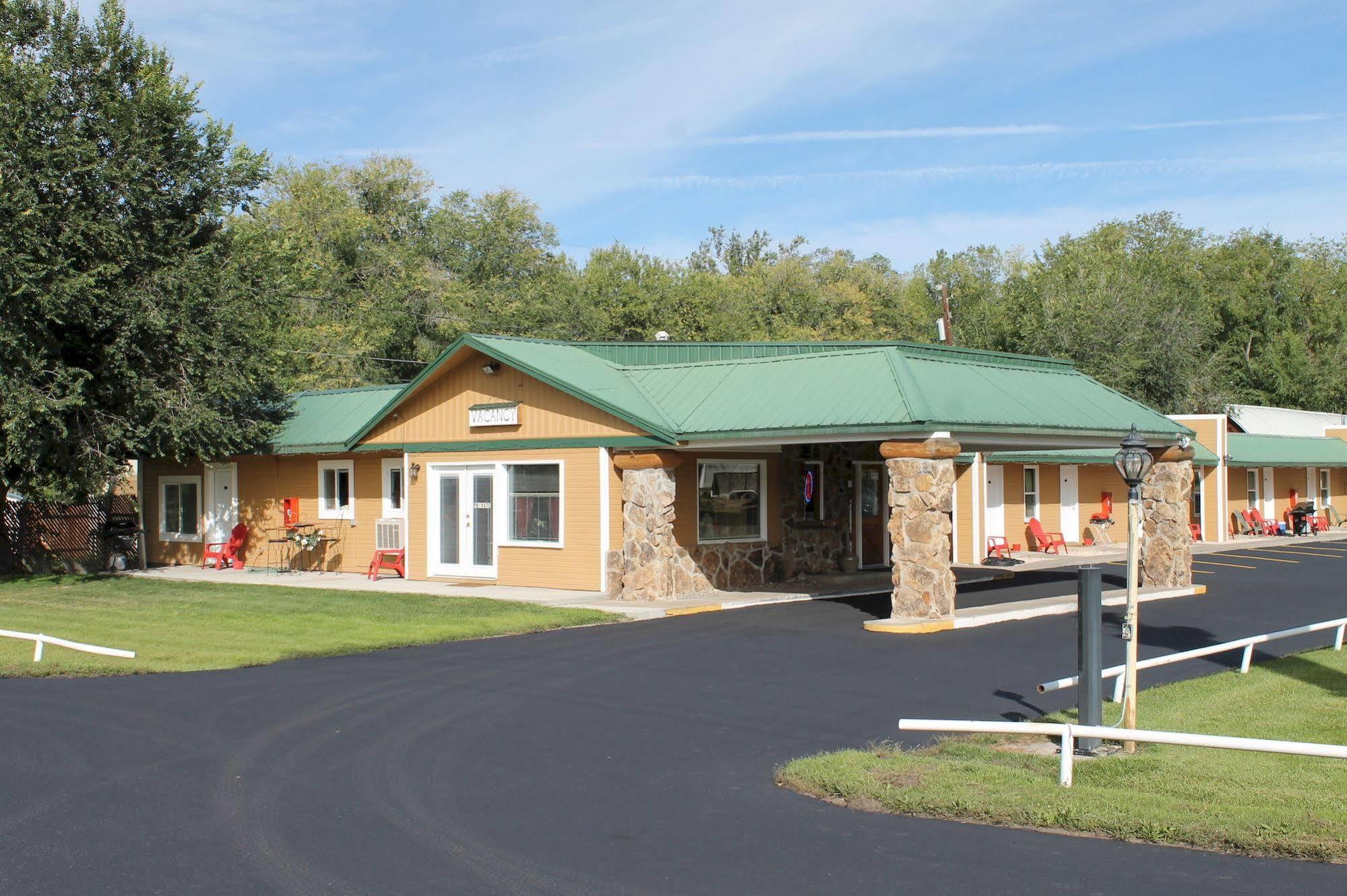 Western Star Inn Райфъл Екстериор снимка