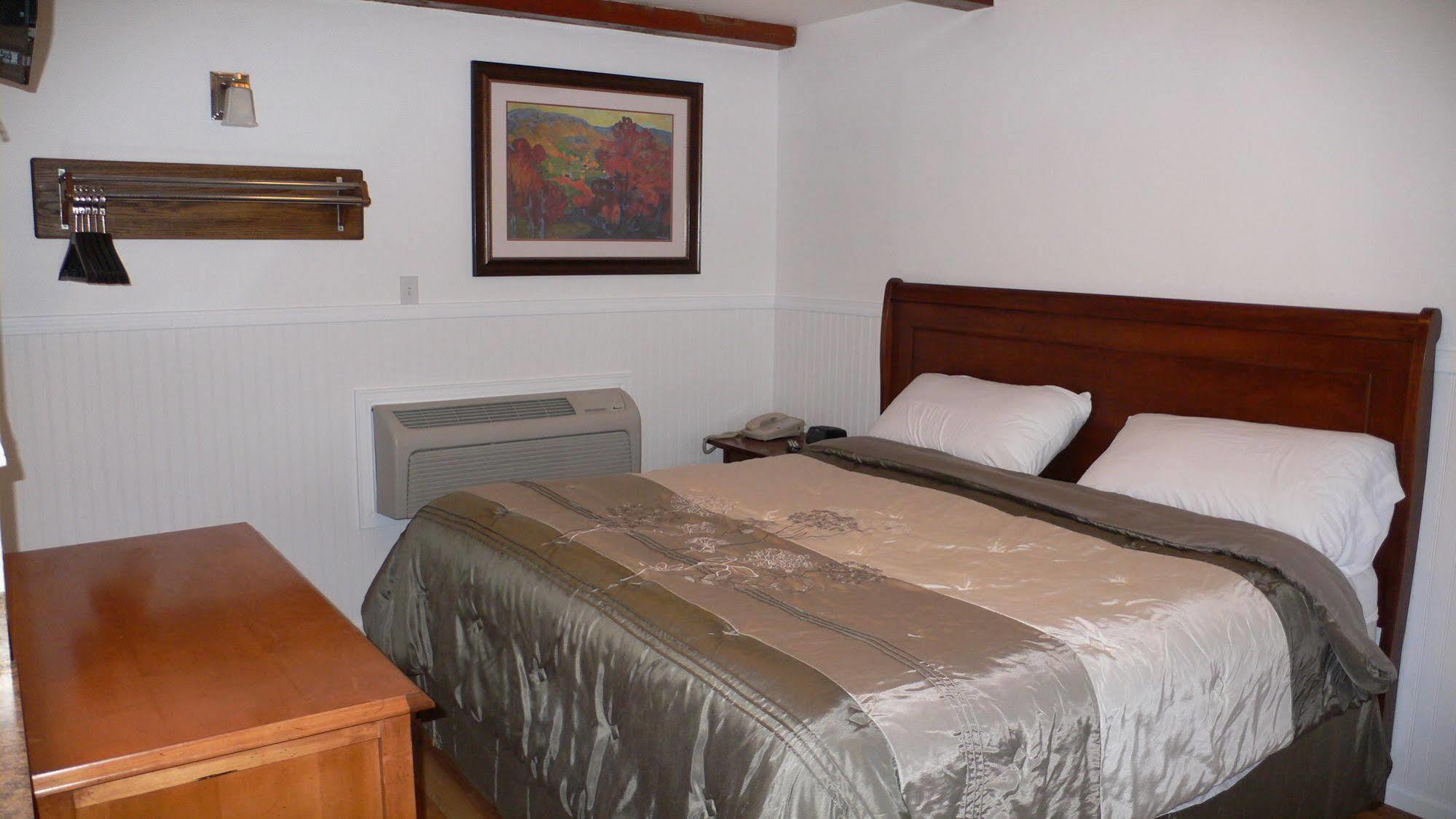 Western Star Inn Райфъл Екстериор снимка