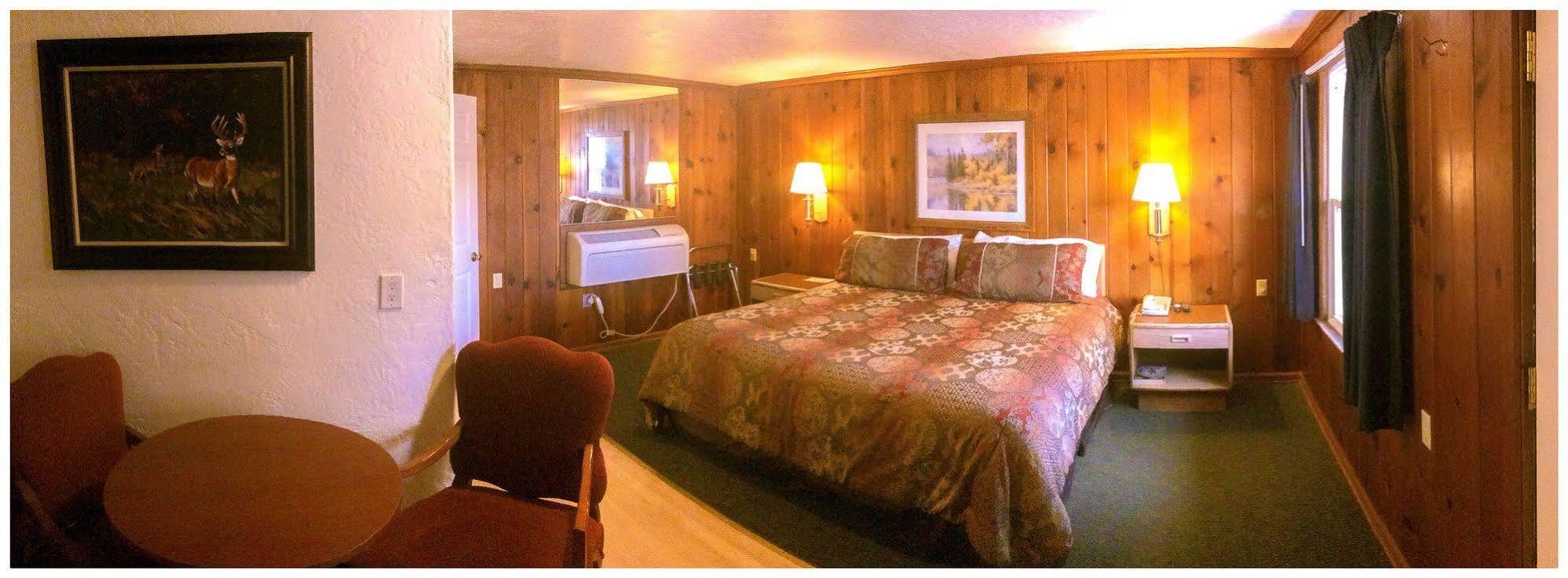 Western Star Inn Райфъл Екстериор снимка